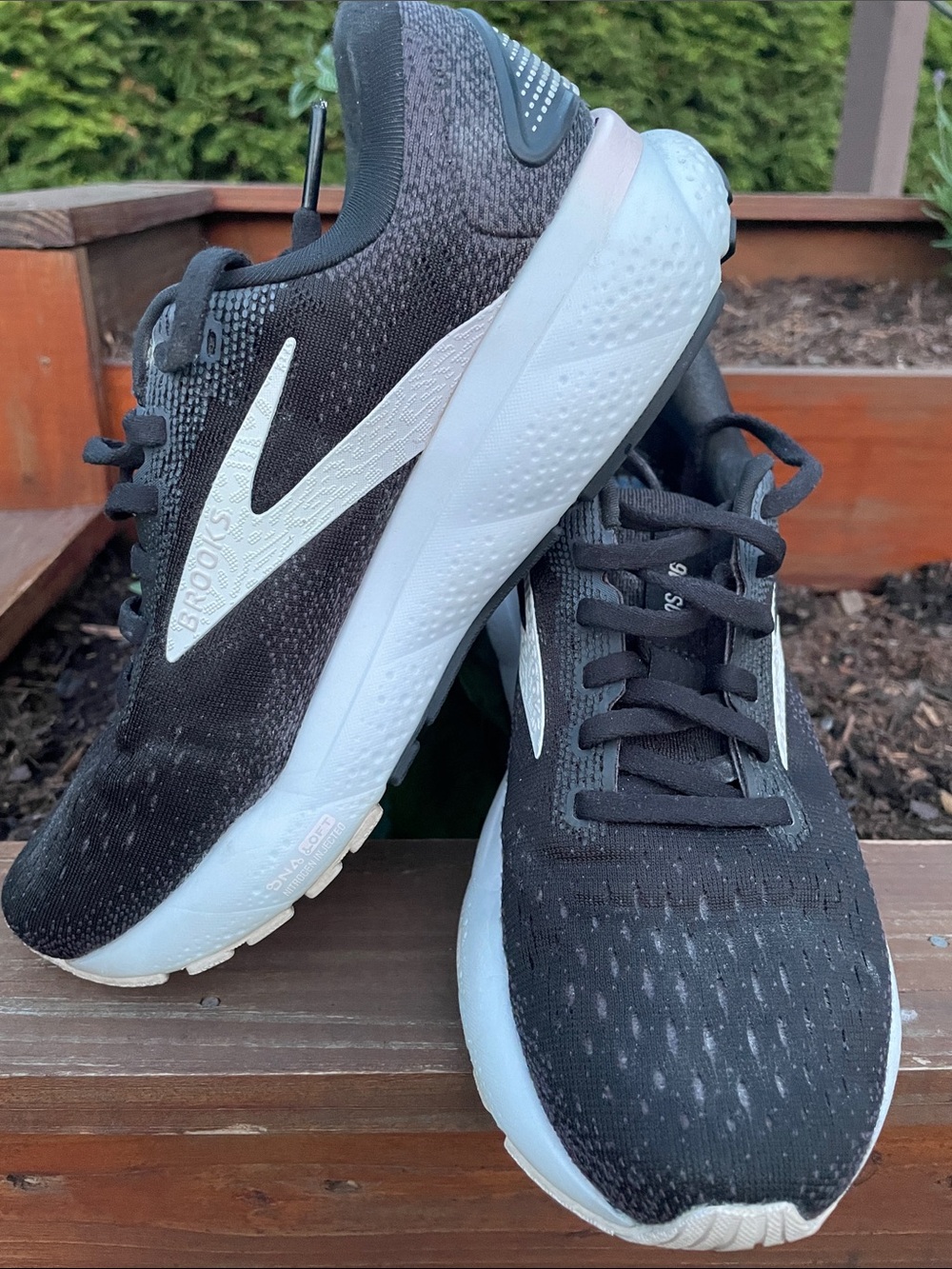 Brooks Ghost Women’s Black pink and White Running/Walking  Sneakers